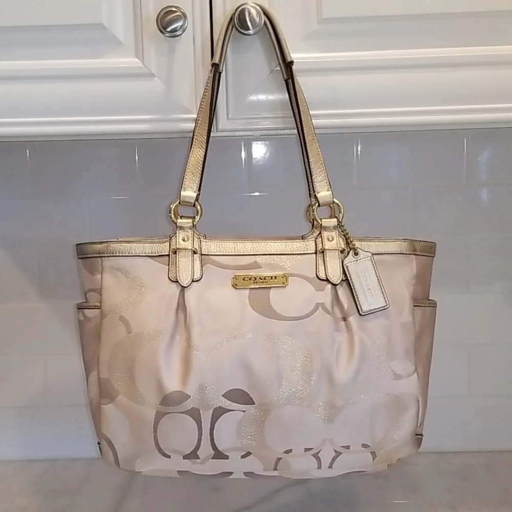 Coach Optic EW Metallic Logo Gallery Tote
